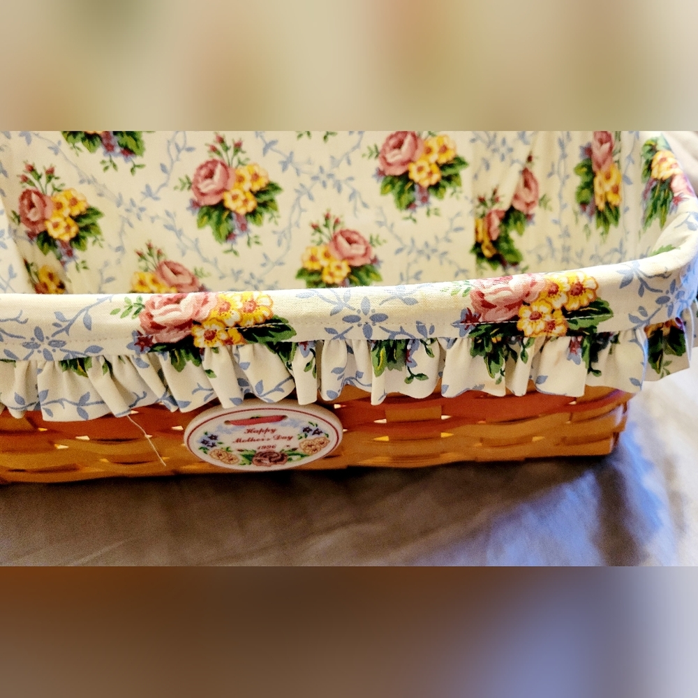 Mothers Day 1996 Longaberger Mother's Day Basket with Liner and Tie-on